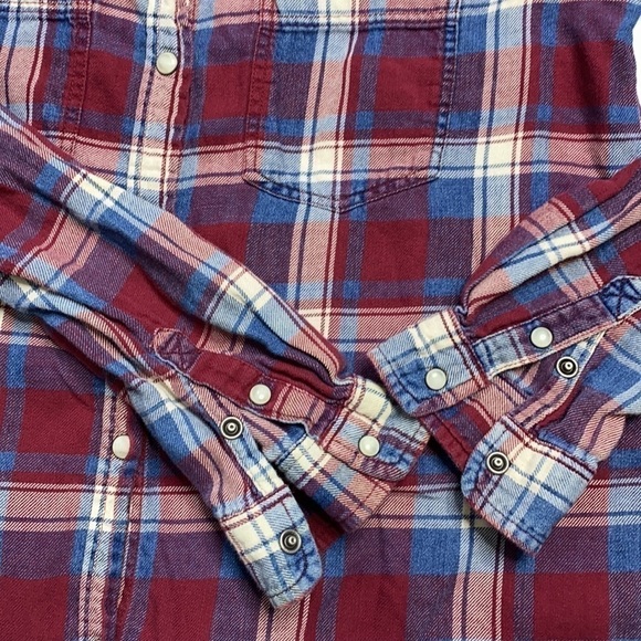 American Eagle Boyfriend Fit Button Up - Picture 6 of 6
